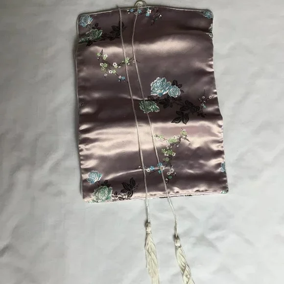 Vintage Pink Satin Jewelry Roll with Bonsai Tree and Rose Design - Picture 4 of 4